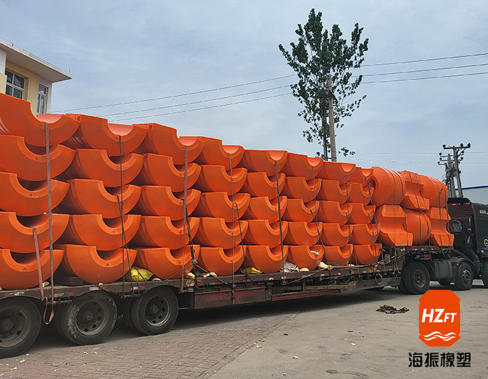 湖南汨羅聚乙烯浮體發(fā)貨車